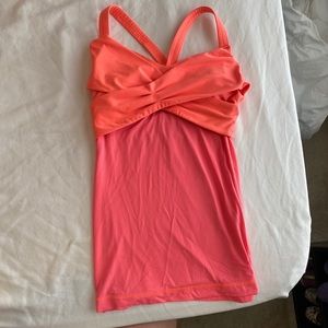 Lululemon tank with built in bra Size 4